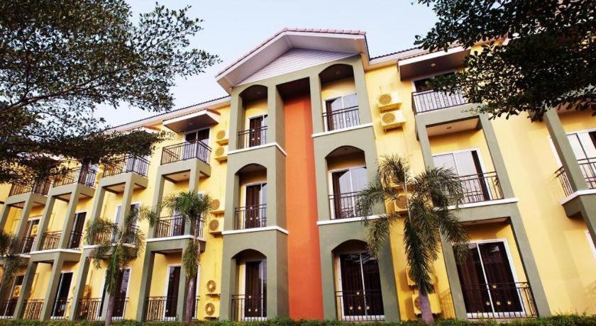 B2 Buriram Boutique And Budget Hotel Экстерьер фото