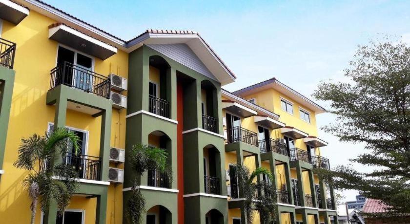 B2 Buriram Boutique And Budget Hotel Экстерьер фото