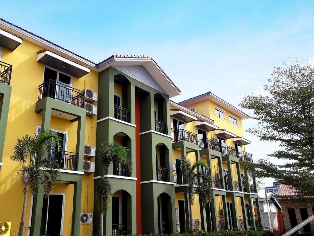 B2 Buriram Boutique And Budget Hotel Экстерьер фото