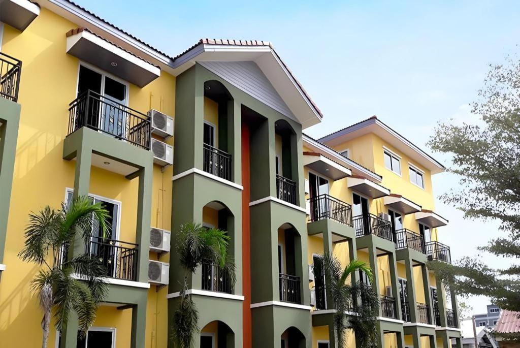 B2 Buriram Boutique And Budget Hotel Экстерьер фото