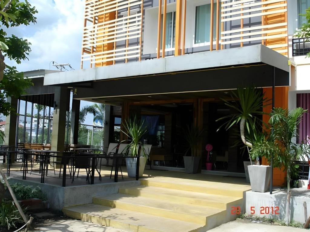 B2 Buriram Boutique And Budget Hotel Экстерьер фото
